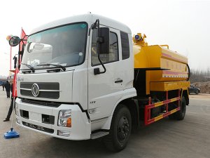 東風(fēng)天錦HYS5162GQXE5清洗吸污車(chē)